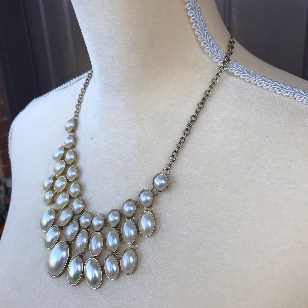 Women’s White Beaded Necklace - Picture 3 of 5